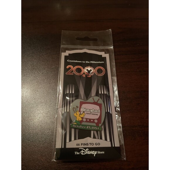 Disney Countdown To The Millennium‎ Disneyland Show First Airing Pluto #67 Pin - Picture 1 of 4